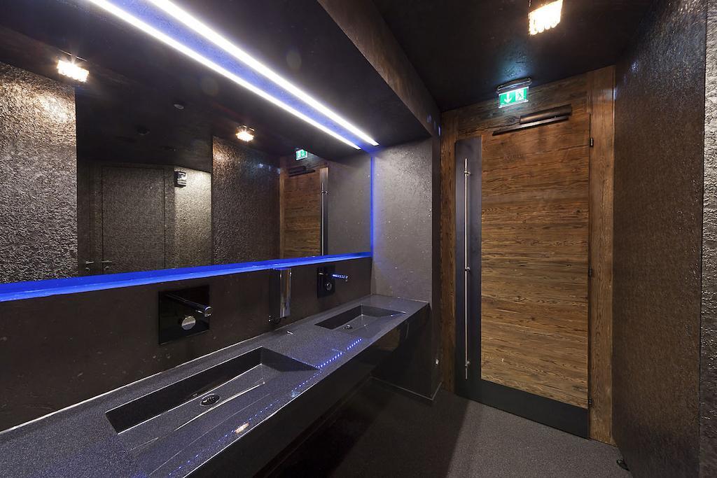Harakiri Partyhouse Hotel Mayrhofen Eksteriør billede